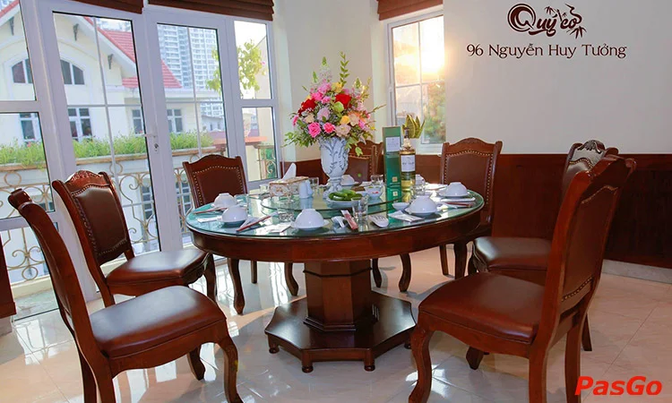 Nha-hang-quy-co-nguyen-huy-tuong-12