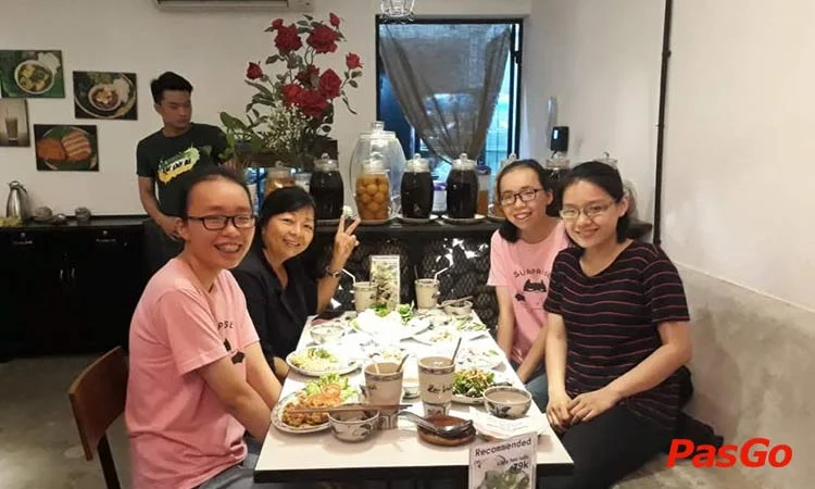 nha-hang-rau-kinh-gioi-pham-hong-thai-11