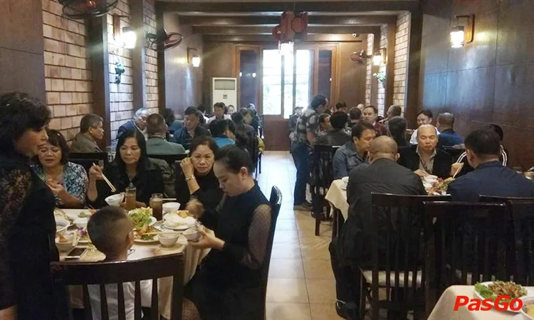 nha-hang-red-house-ham-long-11