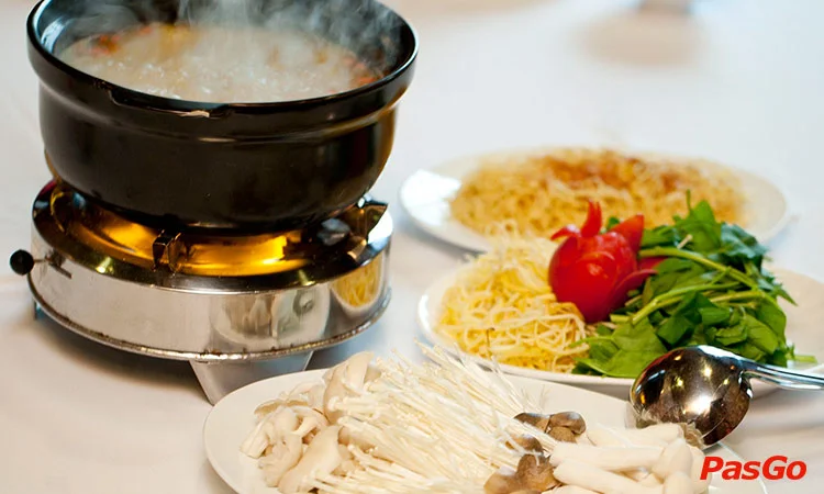 nha-hang-red-house-ham-long-8