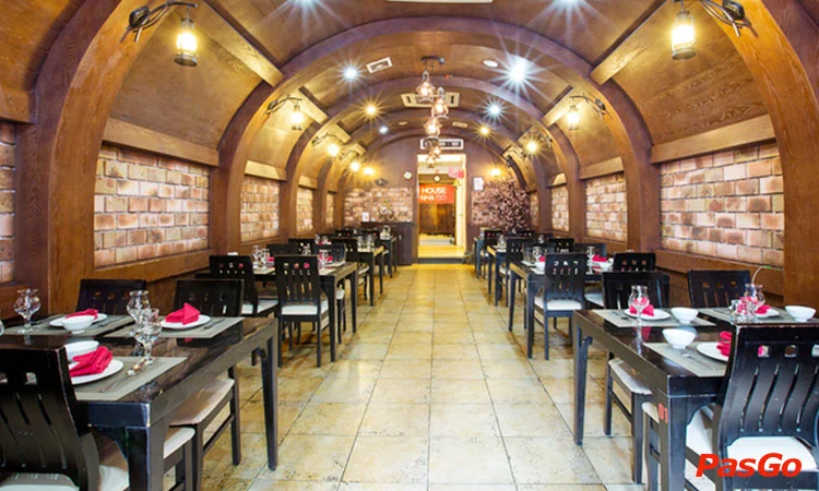 nha-hang-red-house-ham-long-9