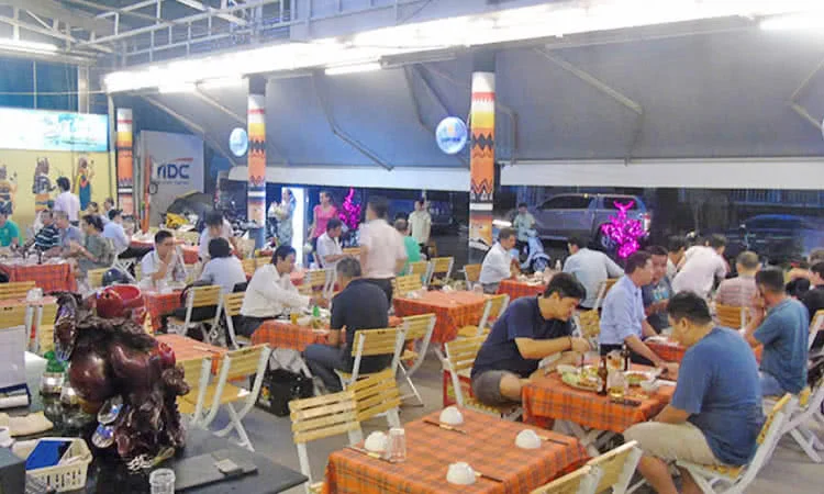 nha-hang-sai-gon-xua-va-nay-37-nguyen-trung-truc-quan-1-10