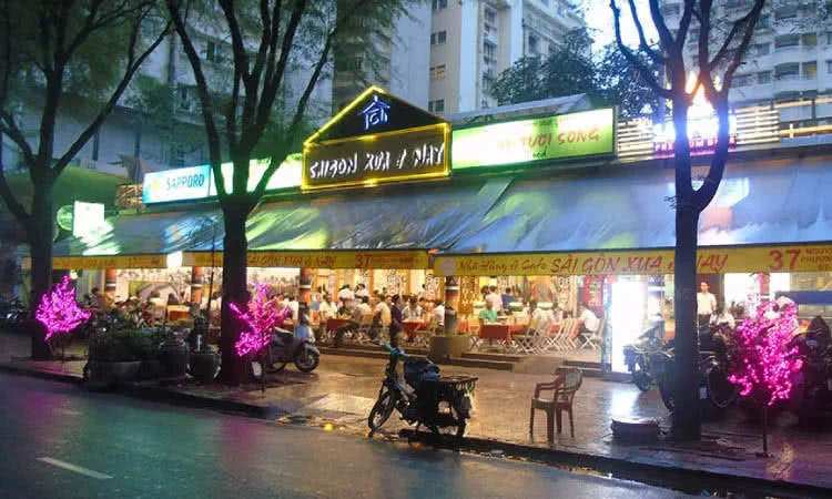 nha-hang-sai-gon-xua-va-nay-37-nguyen-trung-truc-quan-1-11