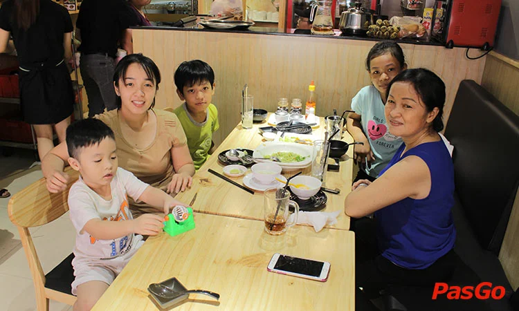 nha-hang-saigon-xiao-mei-tran-hung-dao-12