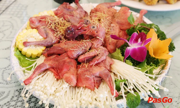 nha-hang-sen-dam-tri-2-dang-thai-mai-tay-ho-4