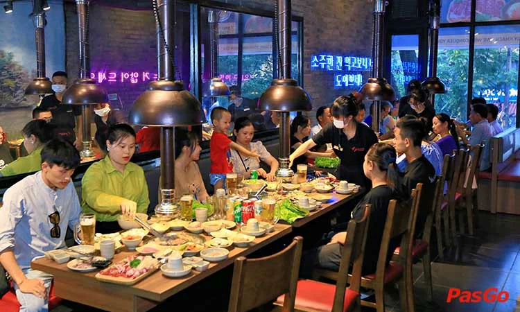 nha-hang-shin-bbq-huynh-thuc-khang-buffet-lau-nuong-11