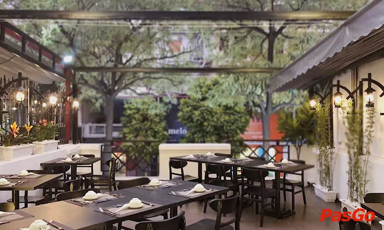 nha-hang-sign-by-a1-trung-hoa-11