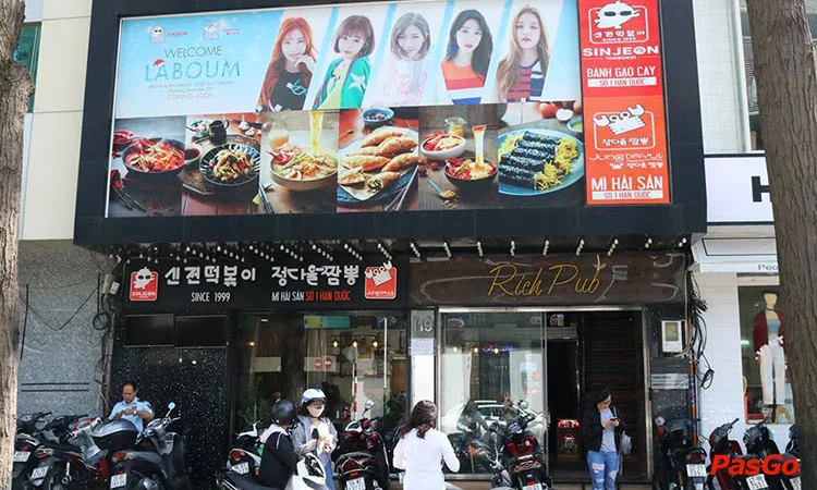 nha-hang-sinjeon-tokbokki-jung-dayul-ho-tung-mau-10