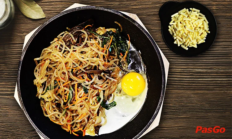 nha-hang-sinjeon-tokbokki-jung-dayul-pham-van-nghi-2
