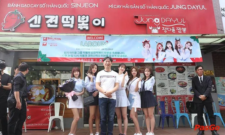 nha-hang-sinjeon-tokbokki-jung-dayul-pham-van-nghi-10