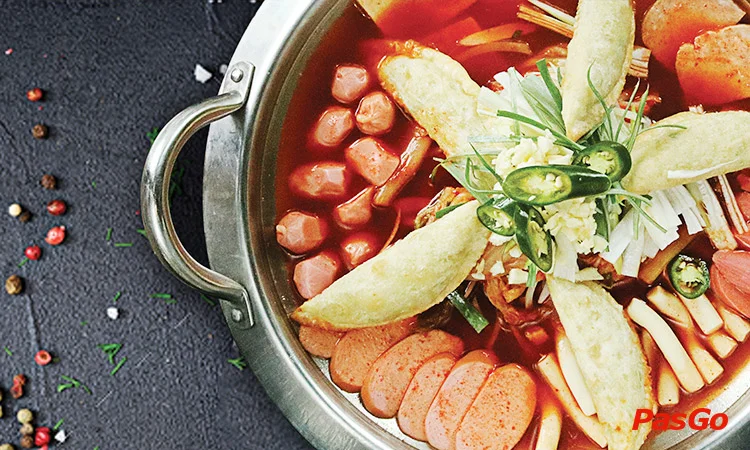 nha-hang-sinjeon-tokbokki-jung-dayul-pham-van-nghi-9