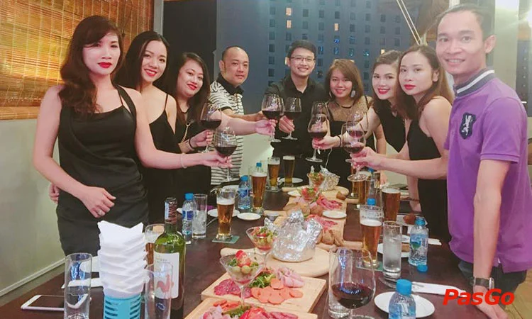 nha-hang-sixplus-bbq-rooftop-toa-nha-fafilm-12