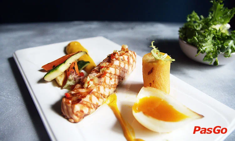 Nha-hang-Small-Vacancy-slide-12