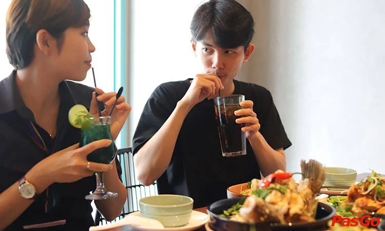 nha-hang-soi-615-le-thanh-ton-10