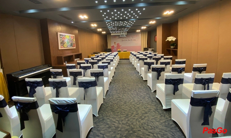 Nhà Hàng Sông Hồng 12