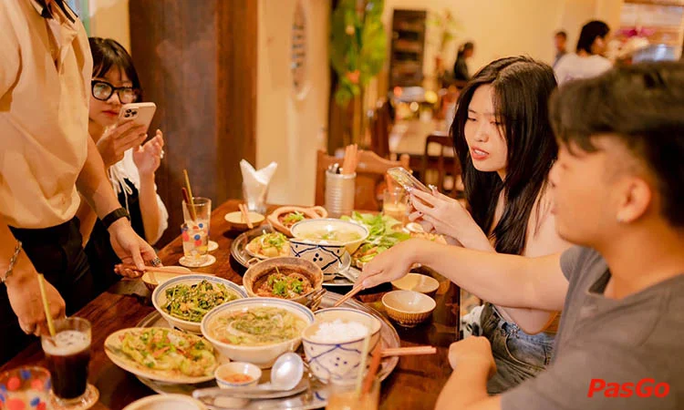 Nhà hàng Sống chuyên Cơm Việt và món Việt ngon 12