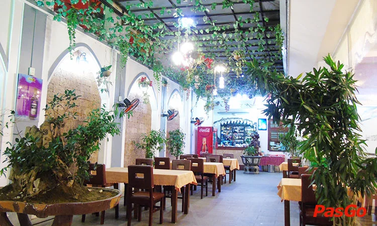 nha-hang-sophia-nguyen-tat-thanh-slide-10