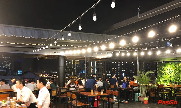 nha-hang-st-rooftop-vo-van-kiet-11