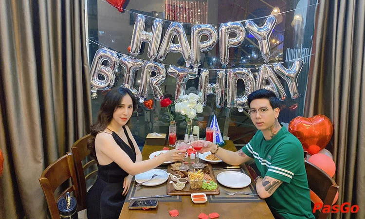 Nhà hàng Stirling Steaks Phan Xích Long Chuyên Steak và món Âu hấp dẫn 12