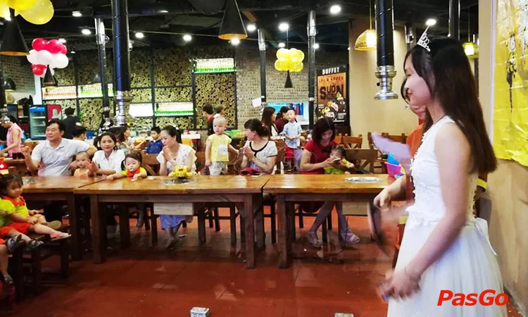 nha-hang-suon-no1-royal-city-slide-10