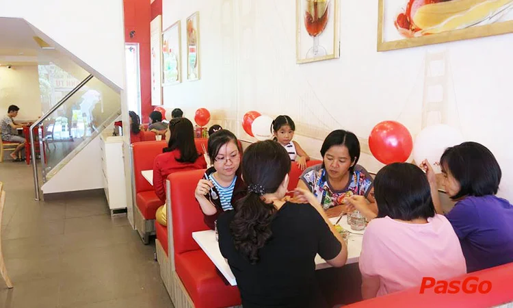 nha-hang-swensens-vincom-thao-dien-slide-10