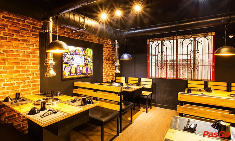 nha-hang-taka-bbq-nguyen-gia-tri-quan-binh-thanh-11