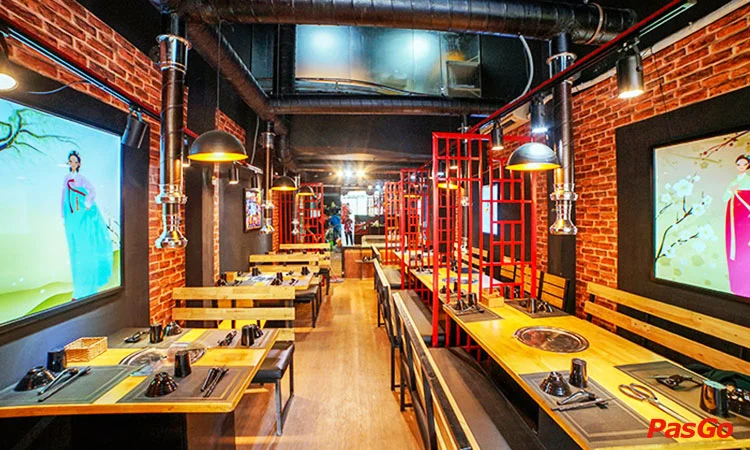 nha-hang-taka-bbq-nguyen-gia-tri-quan-binh-thanh-12