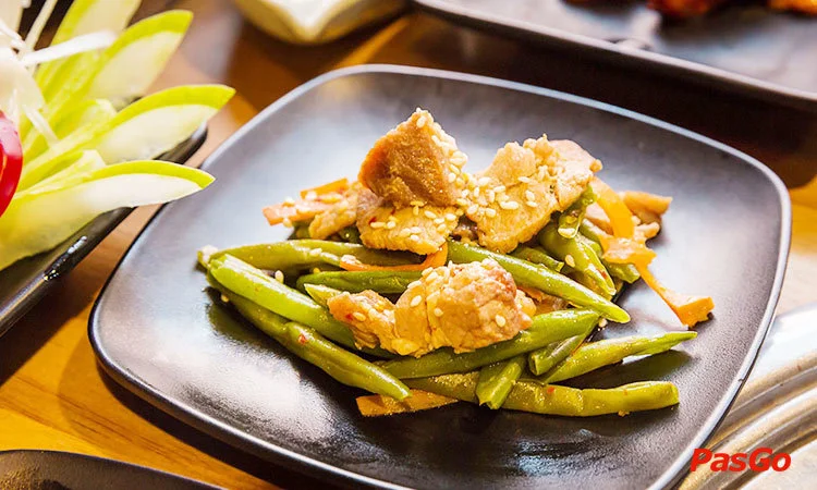 Nhà hàng Taka BBQ Nguyễn Hữu Thọ Chuyên Nướng Lẩu Hàn Quốc 7