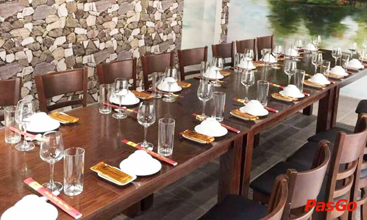 nha-hang-tan-ga-cua-nguyen-thi-dinh-slide-12