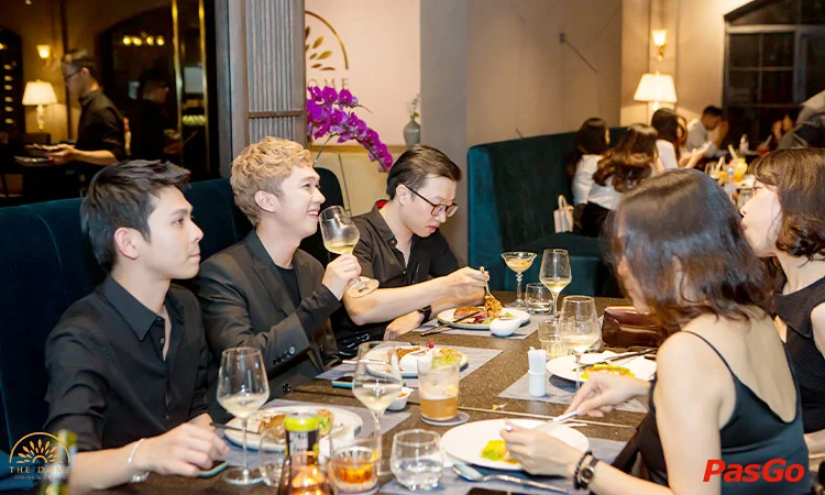 nha-hang-the-dome-dining-&-drinks-dong-khoi-11
