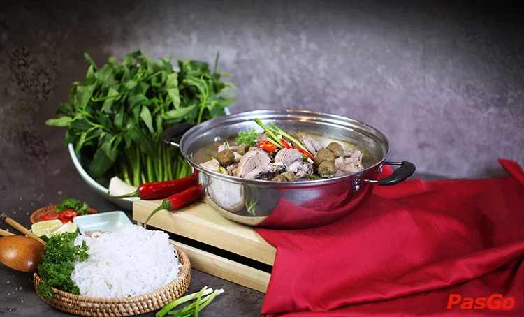 Nhà hàng The Duckling Láng Hạ Vịt quay HongKong và Lẩu 8