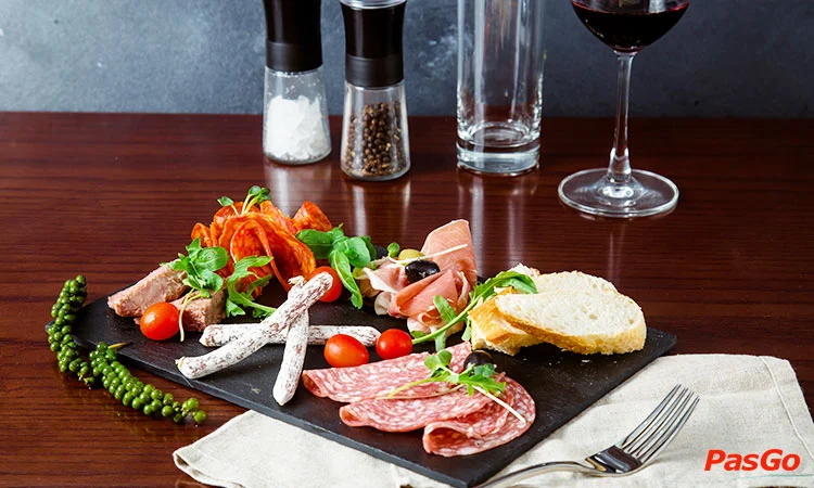 nha-hang-the-valley-house-le-ngoc-han-11