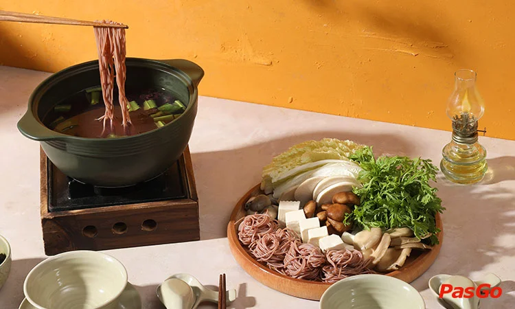 nha-hang-thuan-chay-dau-do-ho-xuan-huong-6