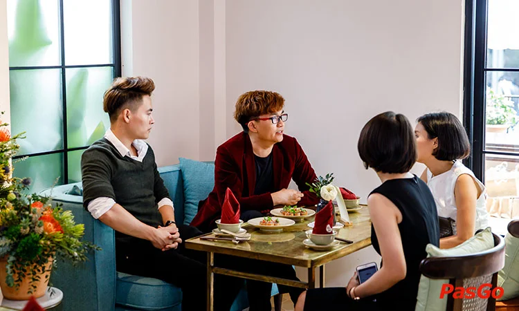 nha-hang-thuan-chay-dau-do-ho-xuan-huong-9