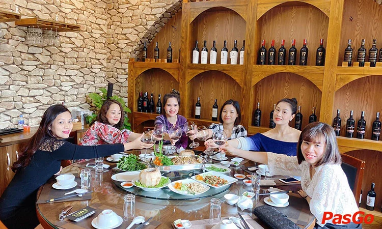 nha-hang-thung-lung-vang-trung-kinh-10