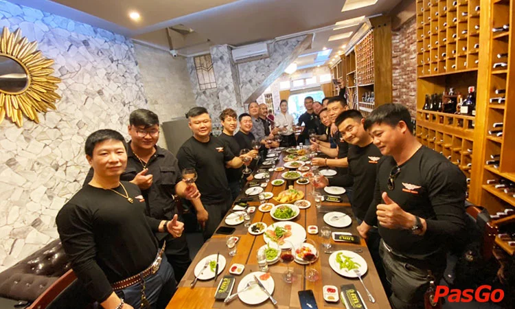 nha-hang-thung-lung-vang-trung-kinh-11