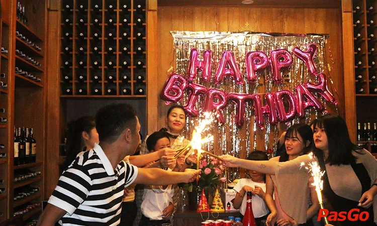 nha-hang-thung-lung-vang-trung-kinh-12