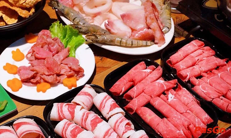 Nhà hàng Thủy Lẩu Nguyễn Hiền Chuyên Buffet Lẩu 3