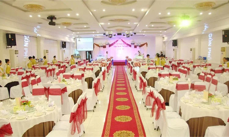 nha-hang-tiec-cuoi-sai-gon-pho-palace-11