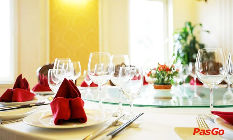 nha-hang-tom-hum-nguyen-khanh-toan-slide-12