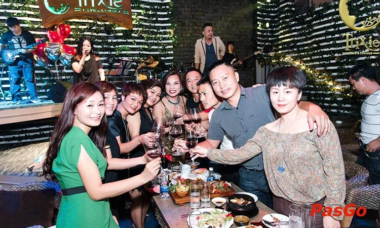 nha-hang-trixie-cafe-&-lounge-thai-ha-10
