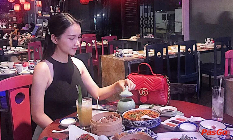 nha-hang-trung-hoa-bao-bei-cach-mang-thang-8-11