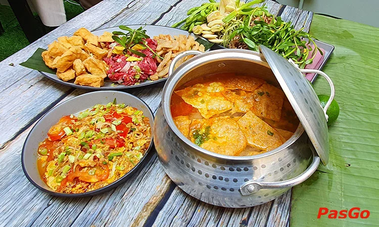 Nhà hàng Trym Plus Láng Hạ chuyên món cuốn Việt và đồ nướng 4