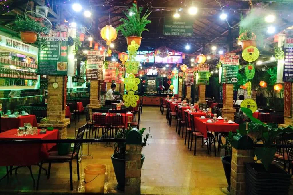 nha-hang-tu-the-ung-van-khiem-khong-gian-2