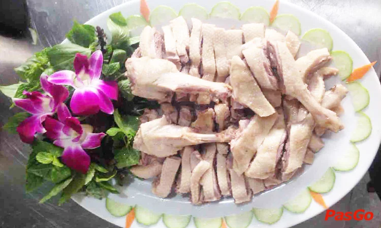 nha-hang-tuan-giang-tran-khat-chan-8