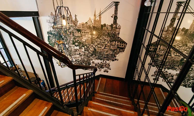 nha-hang-tuk-tuk-ly-tu-trong-slide-10