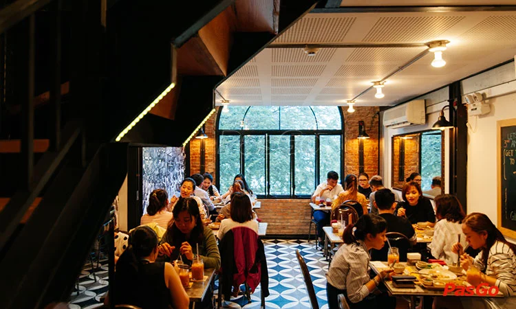 nha-hang-tuk-tuk-ly-tu-trong-slide-11