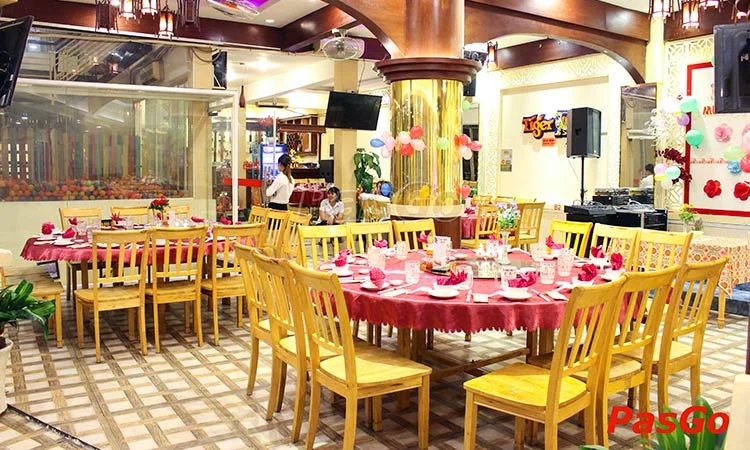 nha-hang-van-phuc-lau-tran-hung-dao-slide-11