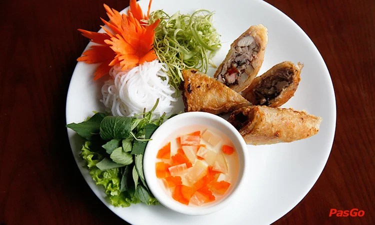 nha-hang-viet-phan-chu-trinh-slide-8