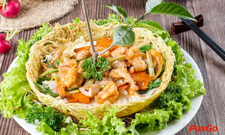 nha-hang-viet-pho-45-le-quy-don-slide-3